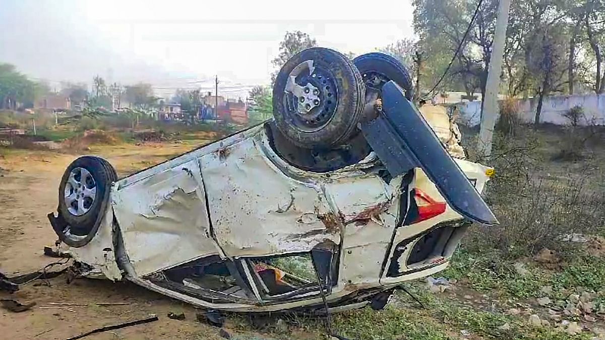 4 dead, 1 seriously injured after car overturns in Uttar Pradesh's Ballia