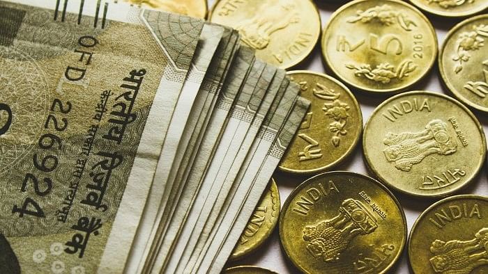 Rupee settles on flat note, up 1 paisa at 83.30 against US dollar