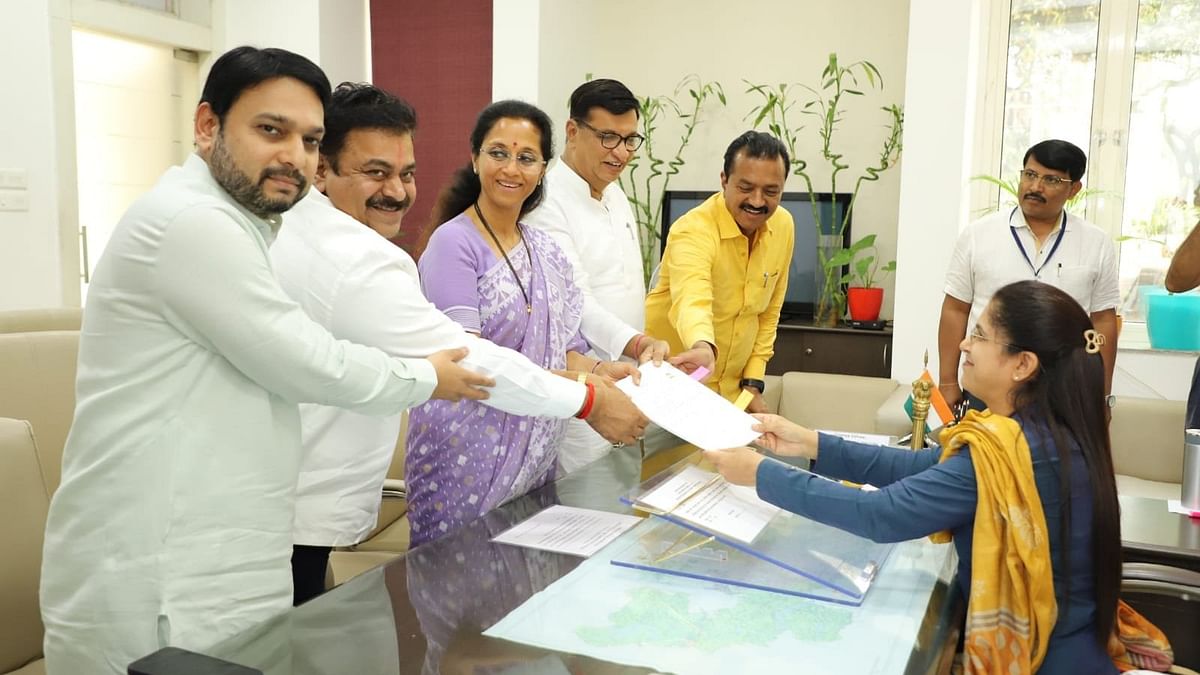 Lok Sabha polls 2024 | Battle Royale: Baramati candidate from NCP(SP), Supriya Sule, files nomination papers