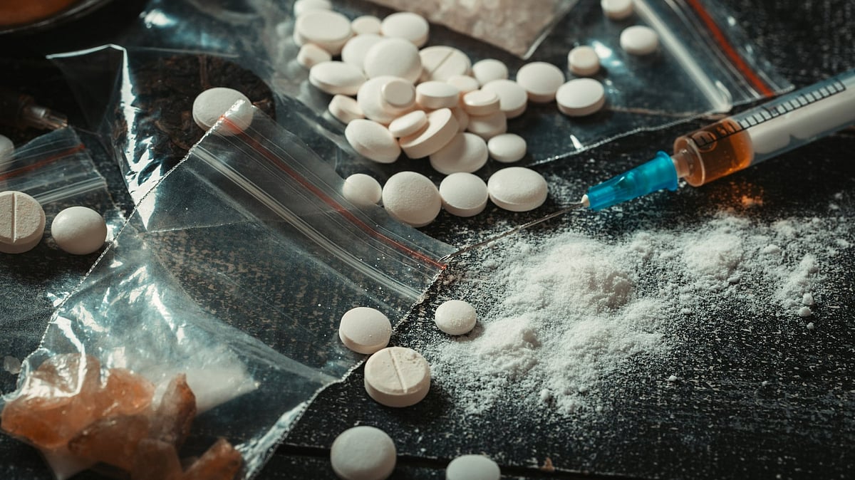 अमेरिका के बाद अब ब्रिटेन में तबाही मचा रहा है 'जॉम्बी ड्रग', अब तक 11 लोगों की मौत

After America, now 'zombie drug' is wreaking havoc in Britain, 11 people have died so far