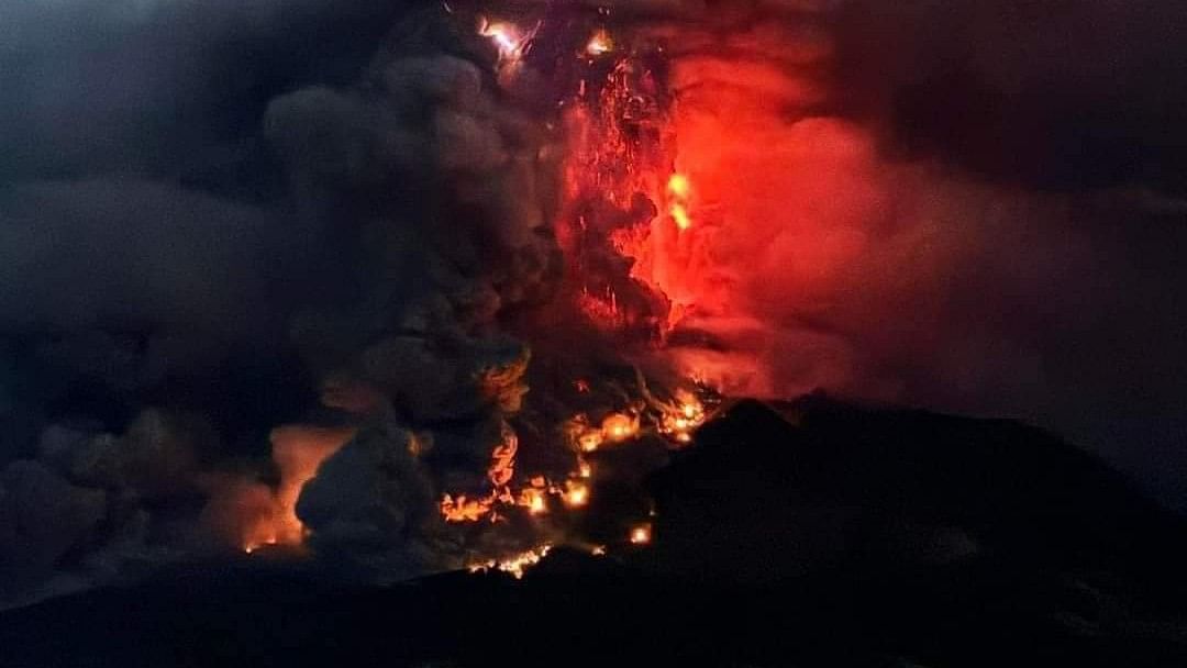 Indonesia closes airport in Manado due to volcano eruption