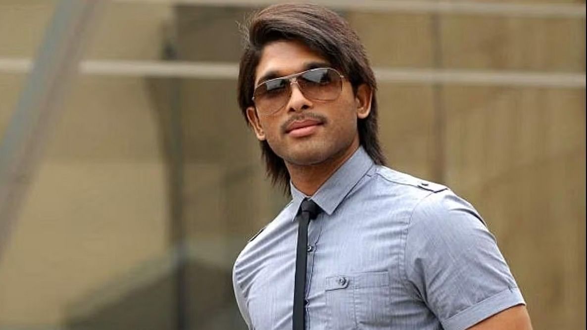 Aarya (2004): Allu Arjun entered showbiz with Gangotri in 2003, however, it was Aarya which marked his breakthrough as a lead actor. Directed by Sukumar, it's a romantic action drama that highlighted Allu Arjun's impressive acting skills and dancing abilities.