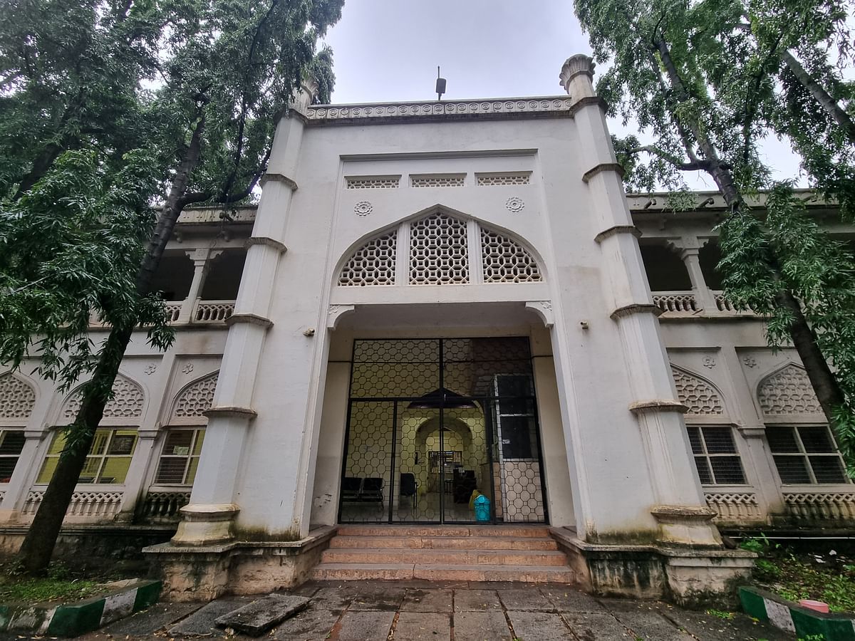 The Isolation Hospital building which displays several Indo-Saracenic features. Photos by Lester Silveira