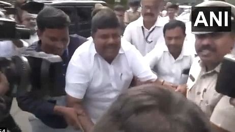 Police detain protesting Congress workers in Bengaluru ahead of PM Modi's visit