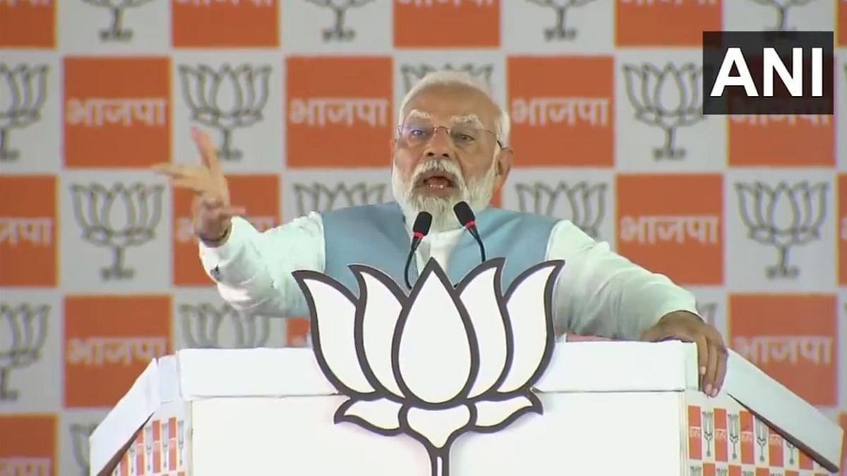 Lok Sabha Election Updates |BJP has brought 25 cr poor people of the country above poverty line, says PM in Solapur