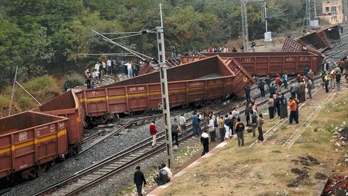 Goods train between Iran to Pakistan derails, rails operations suspended