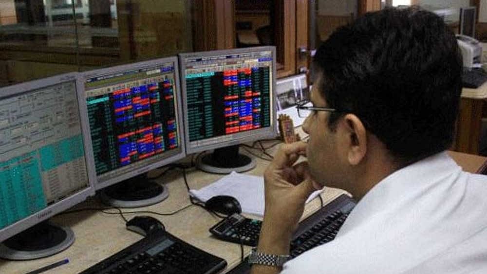 Markets face heavy fluctuations,  settle lower taking downtrend to 4th day