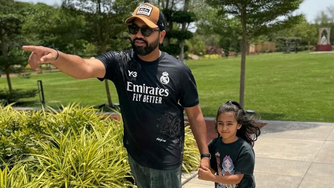 Rohit Sharma is see enjoying a walk with her daughter Samaira.