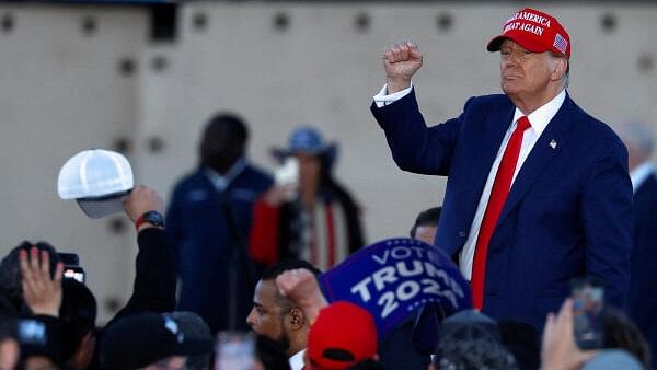 Donald Trump again attacks New York prosecutor, floats economic plans at New Jersey rally