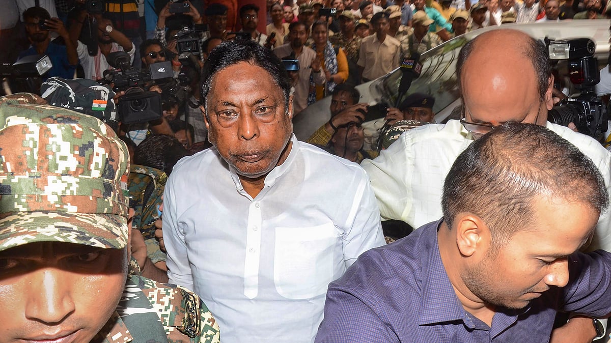 PMLA court extends ED remand of Jharkhand minister Alamgir Alam for 3 more days - Vimarsana News
