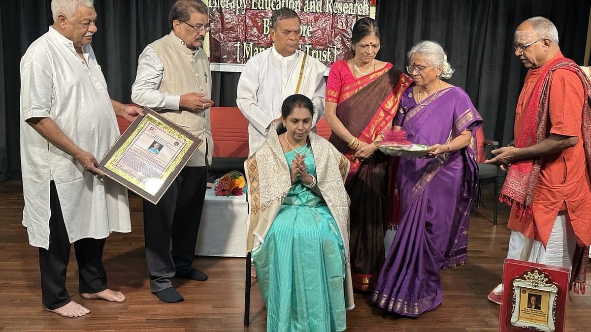 Dr V Parameshvara Memorial award conferred