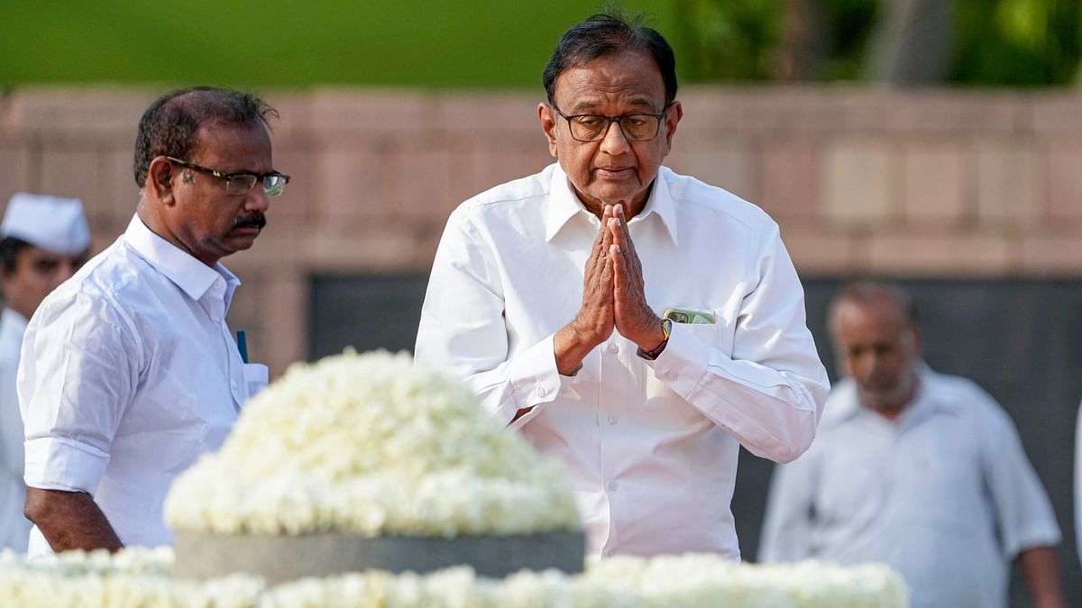 Senior Congress leader P Chidambaram pays tribute to former prime minister Rajiv Gandhi on his death anniversary at Veer Bhumi, in New Delhi.