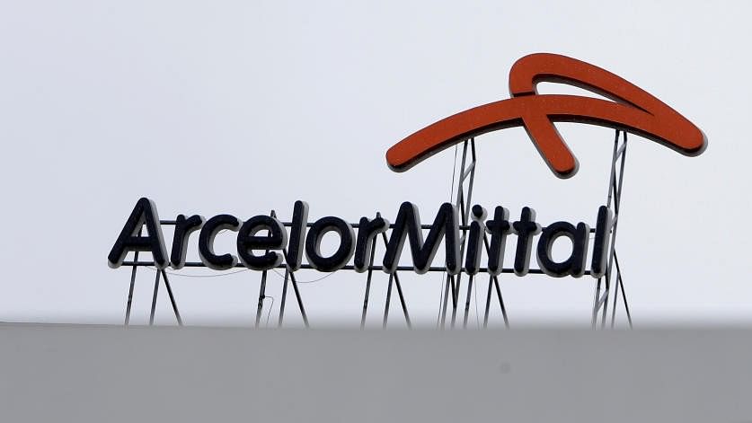 ArcelorMittal Q1 net income falls 10% to $900 million; output at 14.4 million tonne