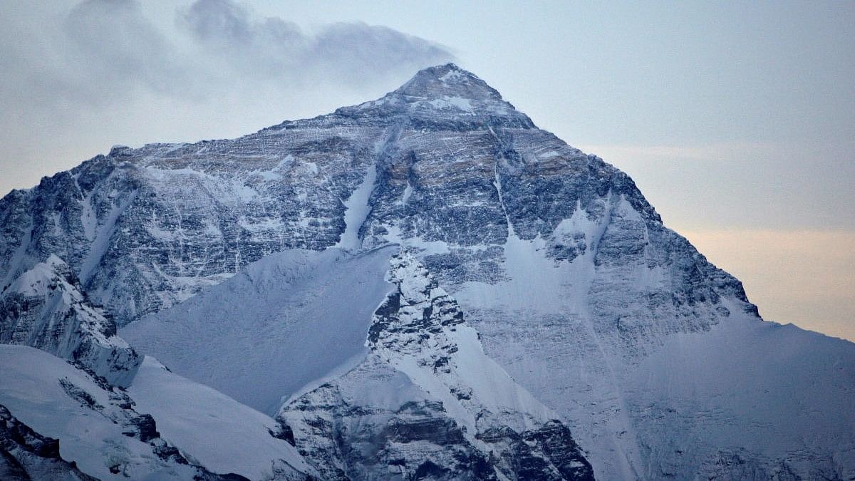 Indian climber rescued from Everest dies in hospital 