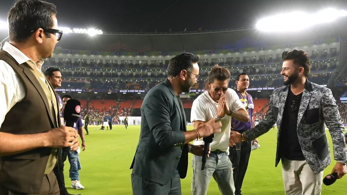 Watch | Shah Rukh Khan mistakenly interrupts live show after KKR's win over SRH, apologises to commentators 