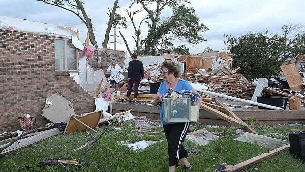 Iowa tornado reduces small town to rubble, kills 'multiple' people