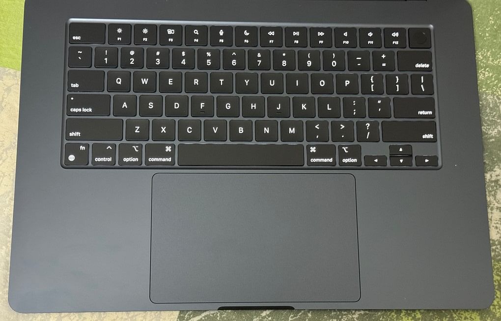 Apple MacBook Air M3 comes with backlit Magic Keyboard.