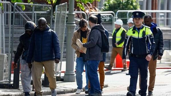 Irish police start to dismantle Dublin's migrant ‘tent city’