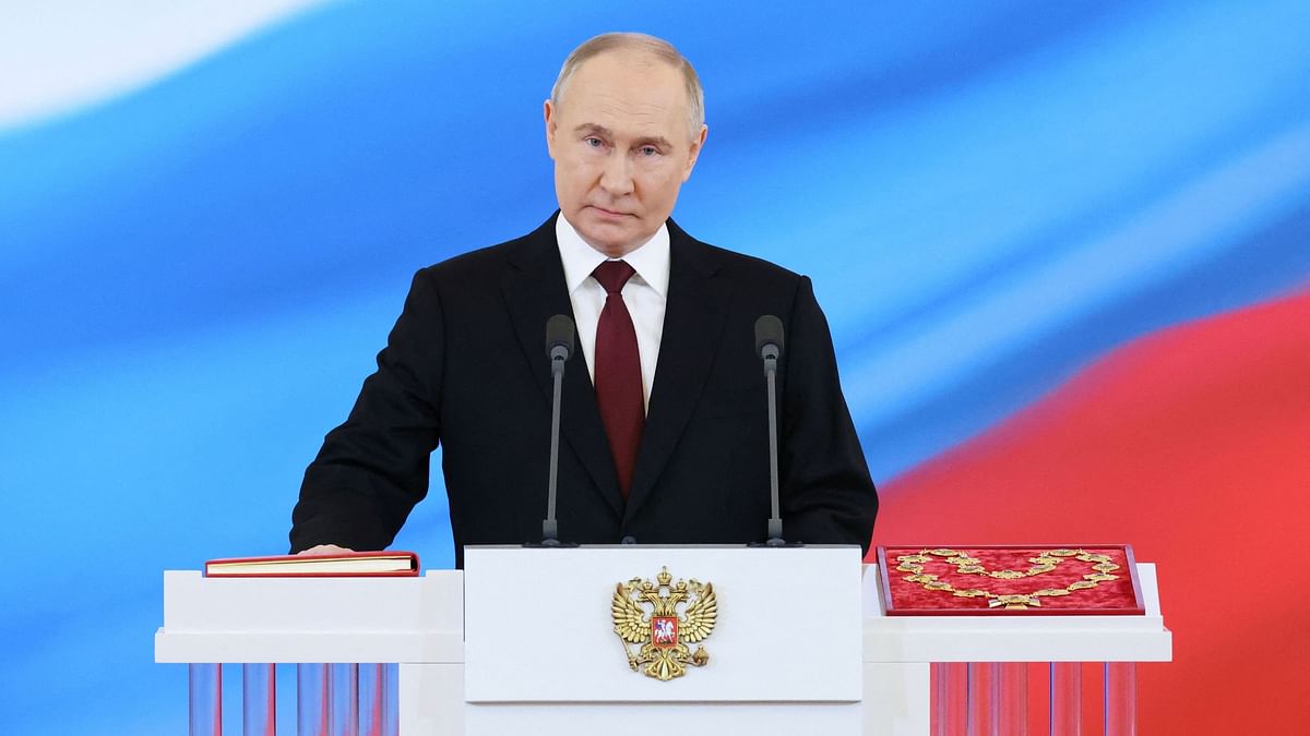 Vladimir Putin sworn in as Russia's president for a fifth term