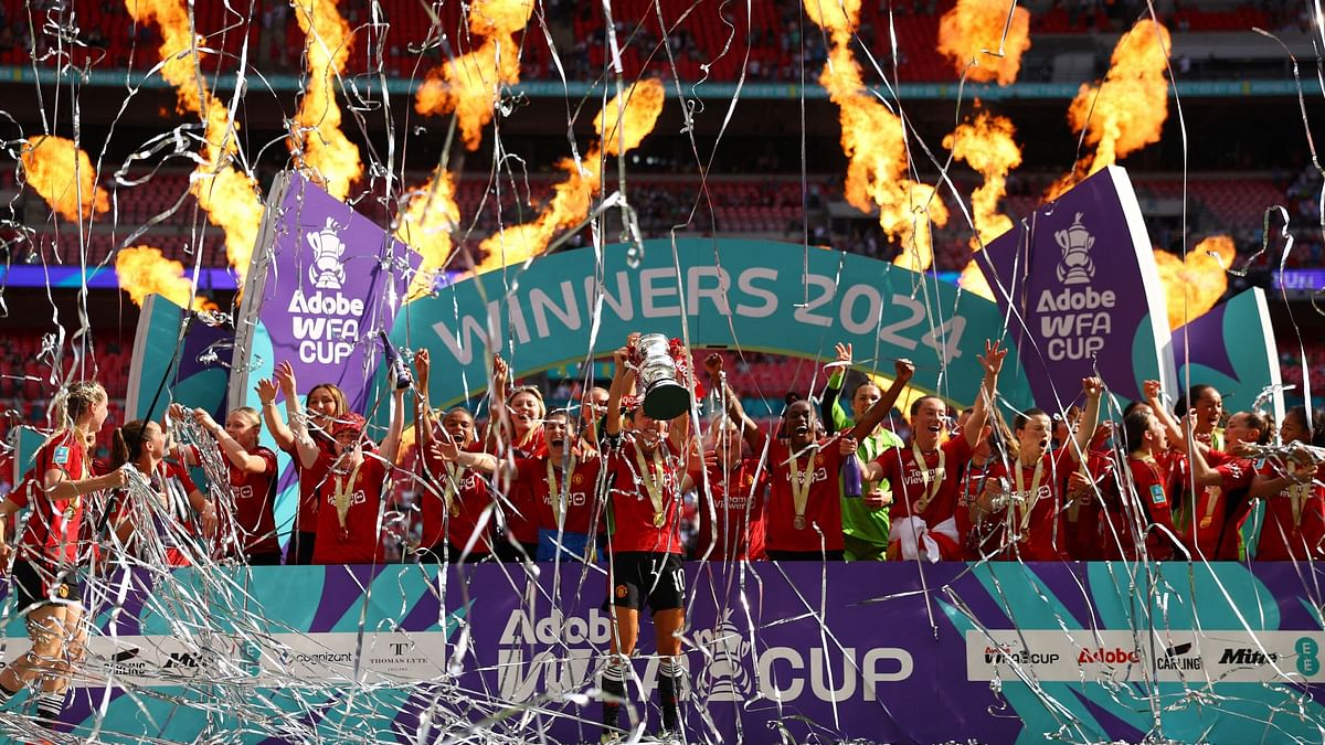 Manchester United clinch first ever Women's FA Cup with 4-0 thrashing of Spurs