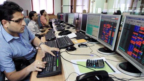 Markets end special trading session with gains