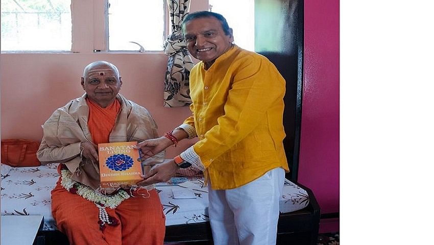 Dr. Dinesh Shahra Presents ‘Sanatan Living’ Book Series in Dialogue with Swami Govind Dev Giri Maharaj at Rishikesh