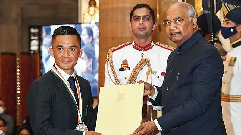 President Ramnath Kovind confers Major Dhyan Chand Khel Ratna Award 2021 on Sunil Chhetri in recognition of his outstanding achievements in Football, in New Delhi. 