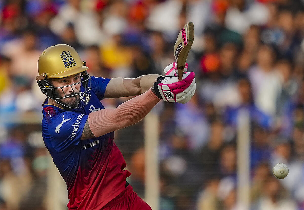 Although he has not been his usual self this season, one can never write off du Plessis as a performer on the big stage. Du Plessis showed his character in the matches against RR, MI, and SRH, and might just fire up once again.