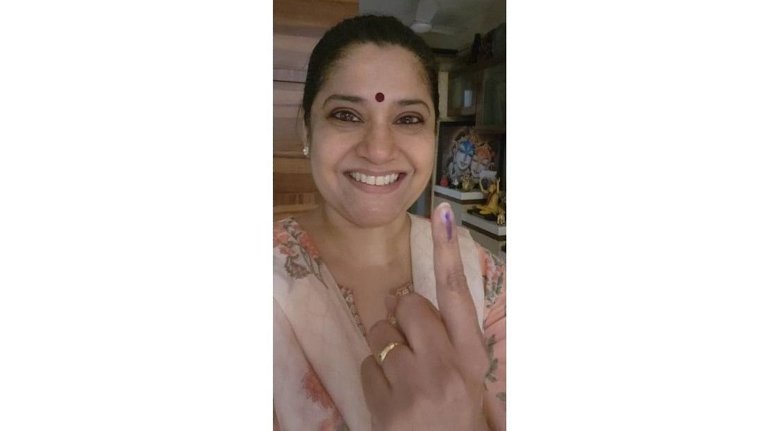 Actress Renuka Shahane shared her blue ink-marked finger picture, on social media. 