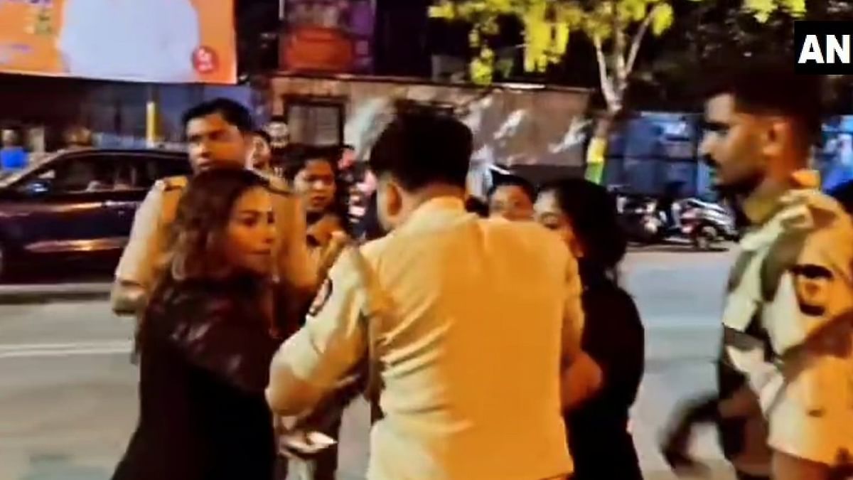 Watch: Three drunk girls scuffle with, abuse police in Maharashtra's Palghar, arrested