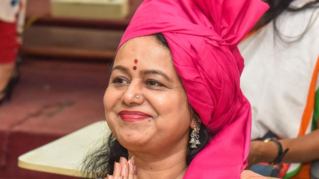 Veteran Kannada actress Abhinaya has been arrested in connection with a dowry harassment case in 2022. The Karnataka High Court has announced a two-year jail term for Abhinaya, her mother and her brother.