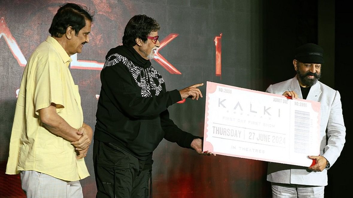 At the event, Big B presented the first movie ticket of Kalki 2898 AD to Kamal Haasan, who plays the role of Supreme Yaskin.