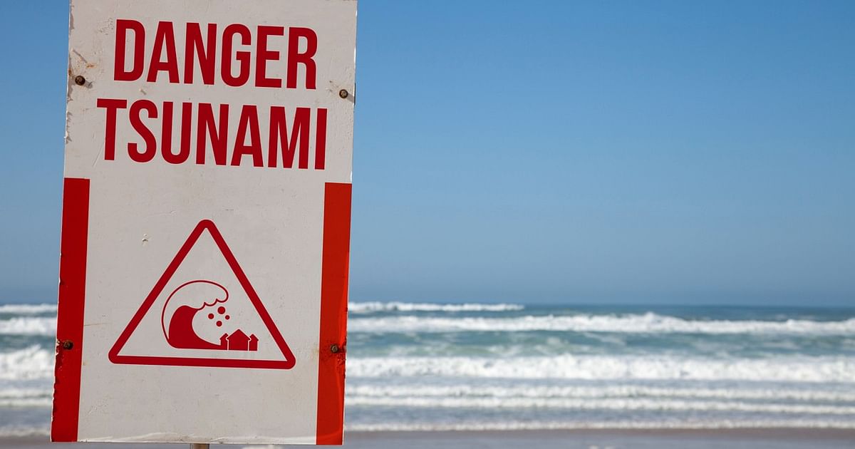 Peru is at risk of a tsunami after a 6.9 magnitude earthquake hits the coast