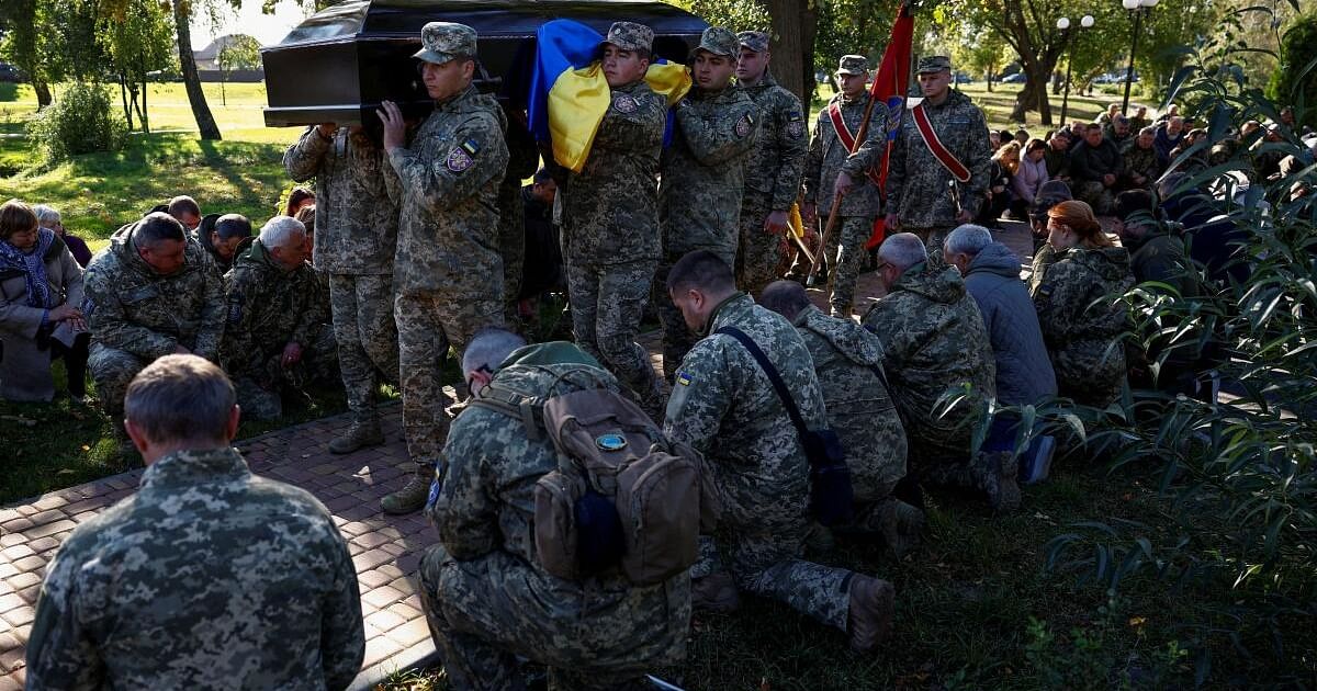 Report: Ukrainian soldiers on the war front rely on yoga for healing, well-being and recovery
