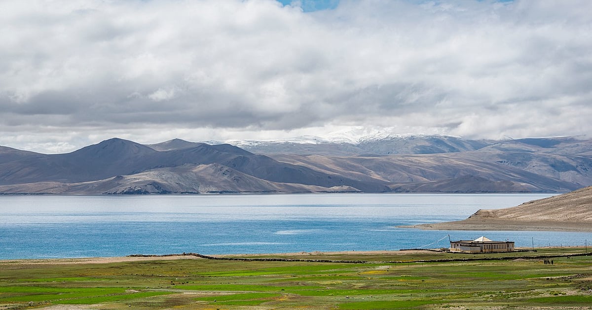 Swelling lakes in Tibet due to climate change could cause heavy losses for China Swelling lakes in Tibet due to climate change could cause heavy losses for China
