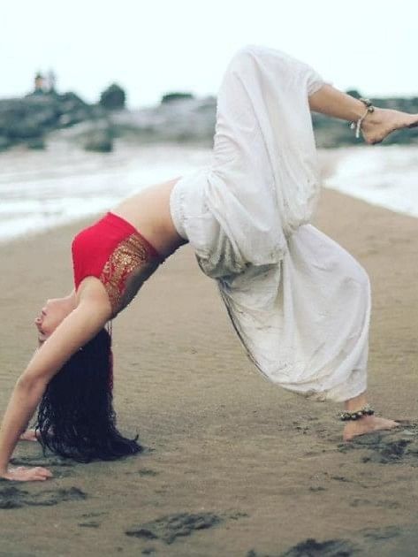 Actress Kavita Kaushik believes yoga helps her stay grounded and healthy. She practices yoga regularly and has often mentioned how yoga helps her stay flexible and strong.