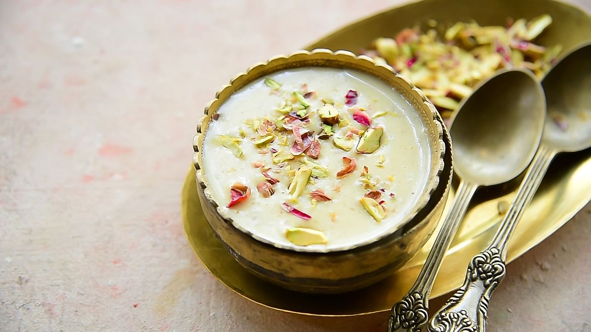 Kheer is a crucial part of a Bakrid feast. This sweet dish is prepared with vermicelli and dry fruits. While it is mostly prepared in liquid form, in some places the dry version is preferred.