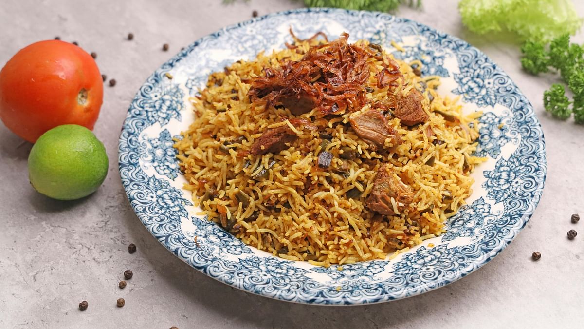 Hyderabad Biryani: One of the simpler biryanis to prepare at home, Hyderabad Biryani is perfect for any occasion. Made with basmati rice, meat (chicken, mutton, or fish), and a blend of spices including saffron, mint, and fried onions, this dish promises a delightful culinary experience.