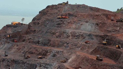 Karnataka CM directs KMERC not to delay mining area restoration projects