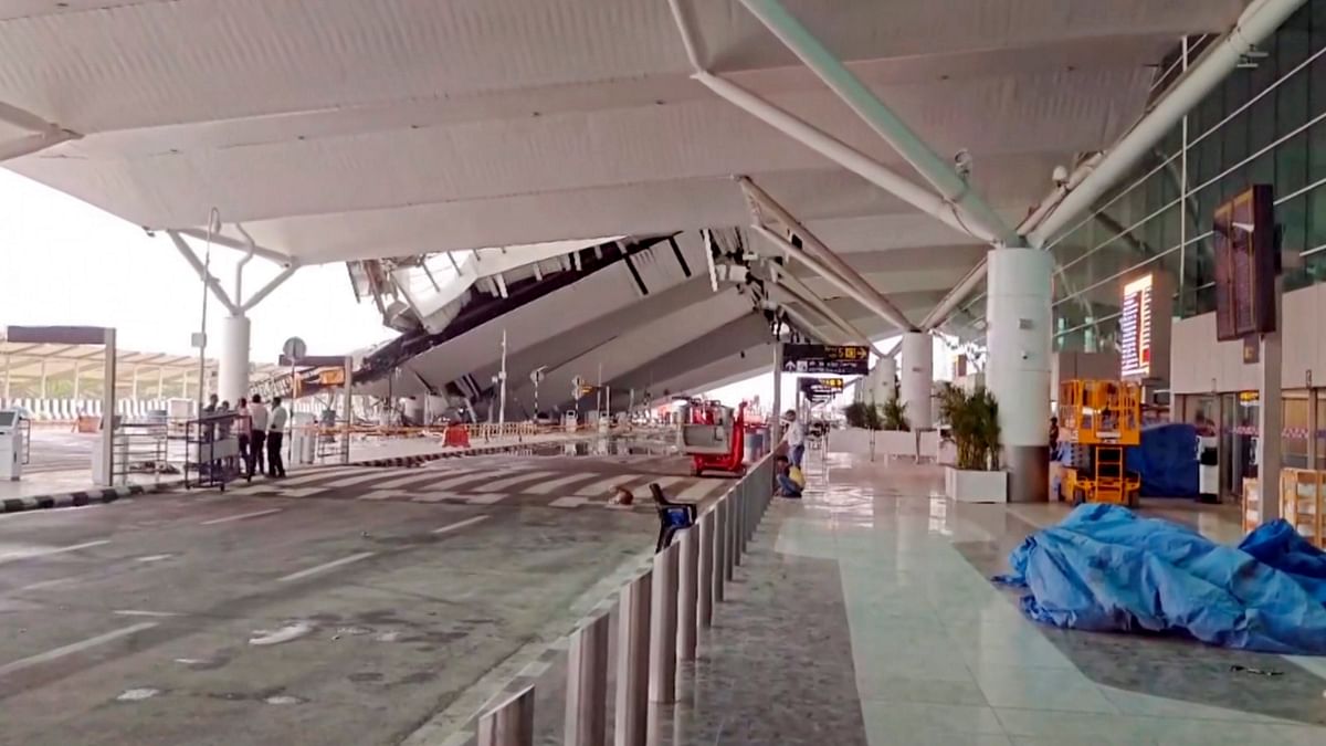 At least five people sustained injuries  and one person died after a portion of the roof at the T-1 airport collapsed amid heavy rain in Delhi.