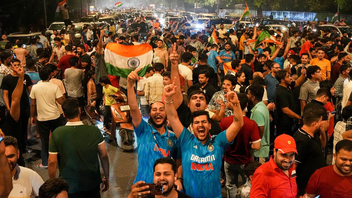 Hundreds of cricket fans celebrate near India Gate after winning the T20 World Cup 2024.