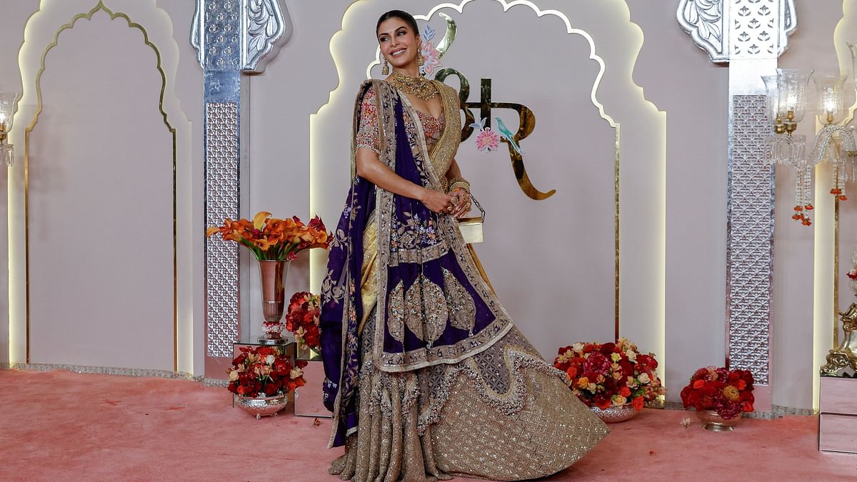 Jacqueline Fernandez looked breathtakingly beautiful in a traditional attire.