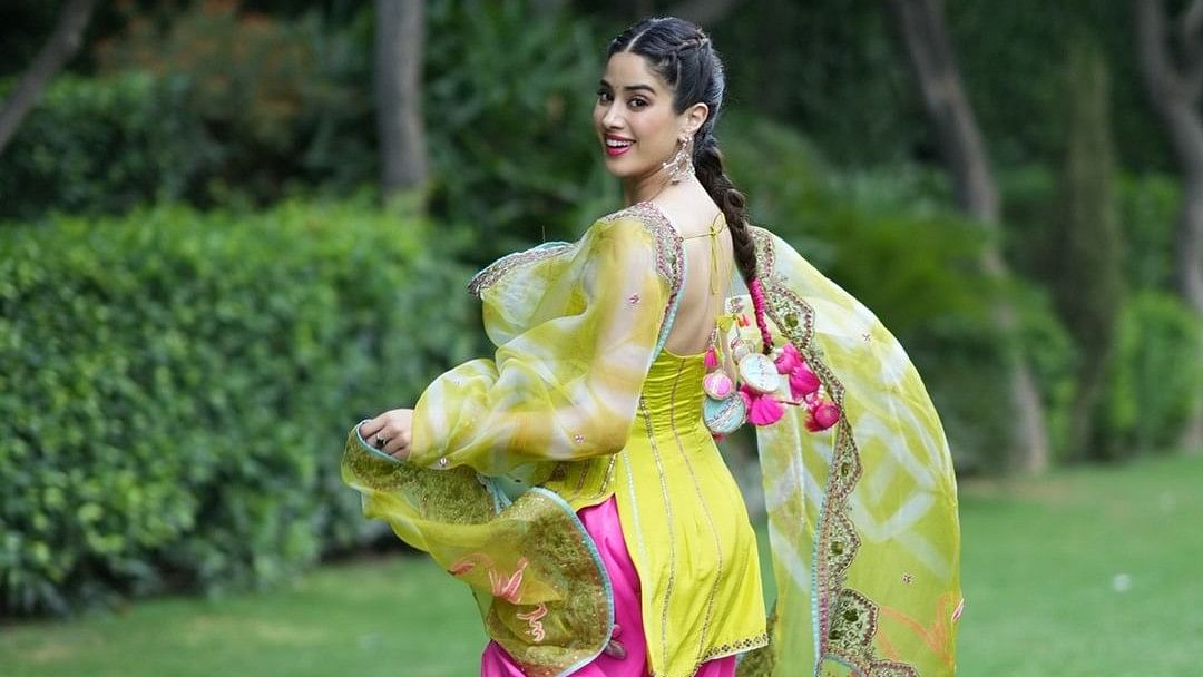 Mr and Mrs Mahi: Janhvi Kapoor portrayed the role of Mahima (Mahi). The story revolves around the world of cricket, highlighting her journey and struggles within the male-dominated sport. Mahima is depicted as a determined and passionate individual, committed to achieving success in cricket. Throughout the film, she breaks stereotypes and overcomes numerous challenges, showcasing her resilience and dedication.