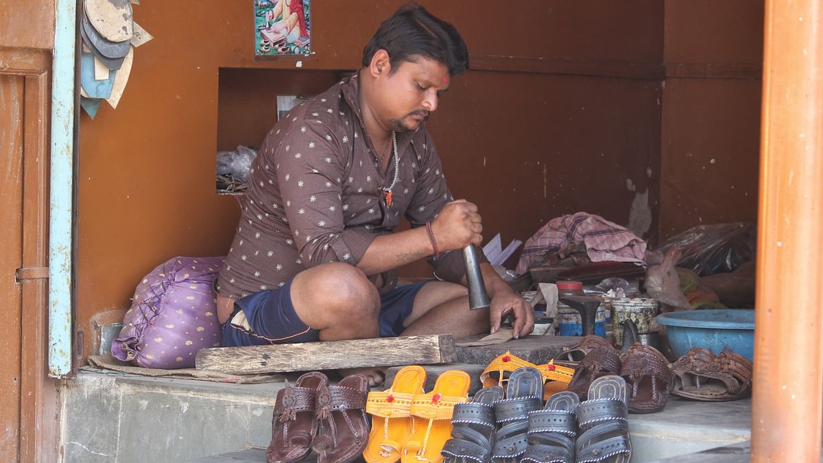 Footwear: The government proposes to cut customs duty on manufacturing leather and footwear.