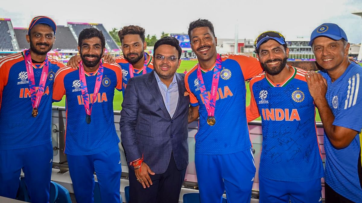 BCCI Secretary Jay Shah poses for a happy picture with the T20 World Cup Champions.