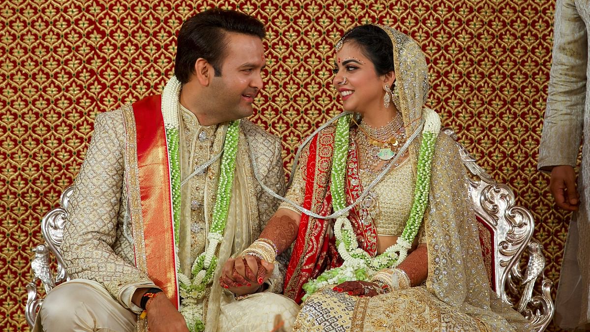 Isha Ambani, daughter of the richest man in India, tied the knot with Piramal Group Executive Director Anand Piramal in a lavish celebration that reportedly cost over Rs 700 crore in 2018.