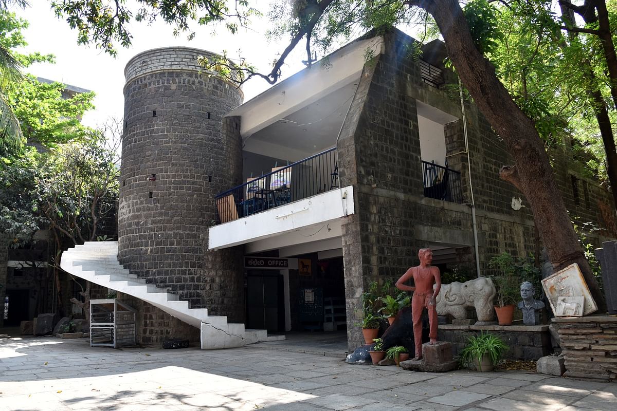 Kalaburagi-based artist V G Andani; the artist at work; the MMK College of Visual Arts where Andani taught. 