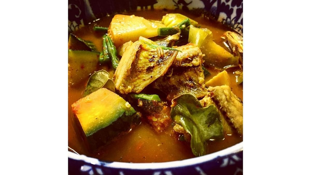 Kaeng tai pla, a Thai curry which known for its strong flavors and unique ingredients stood sixth.