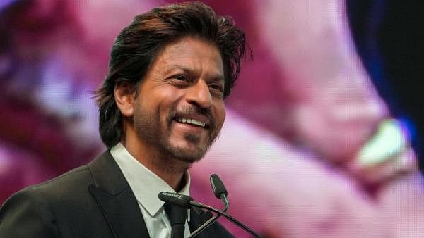 Shah Rukh Khan to undergo urgent eye surgery in US: Report