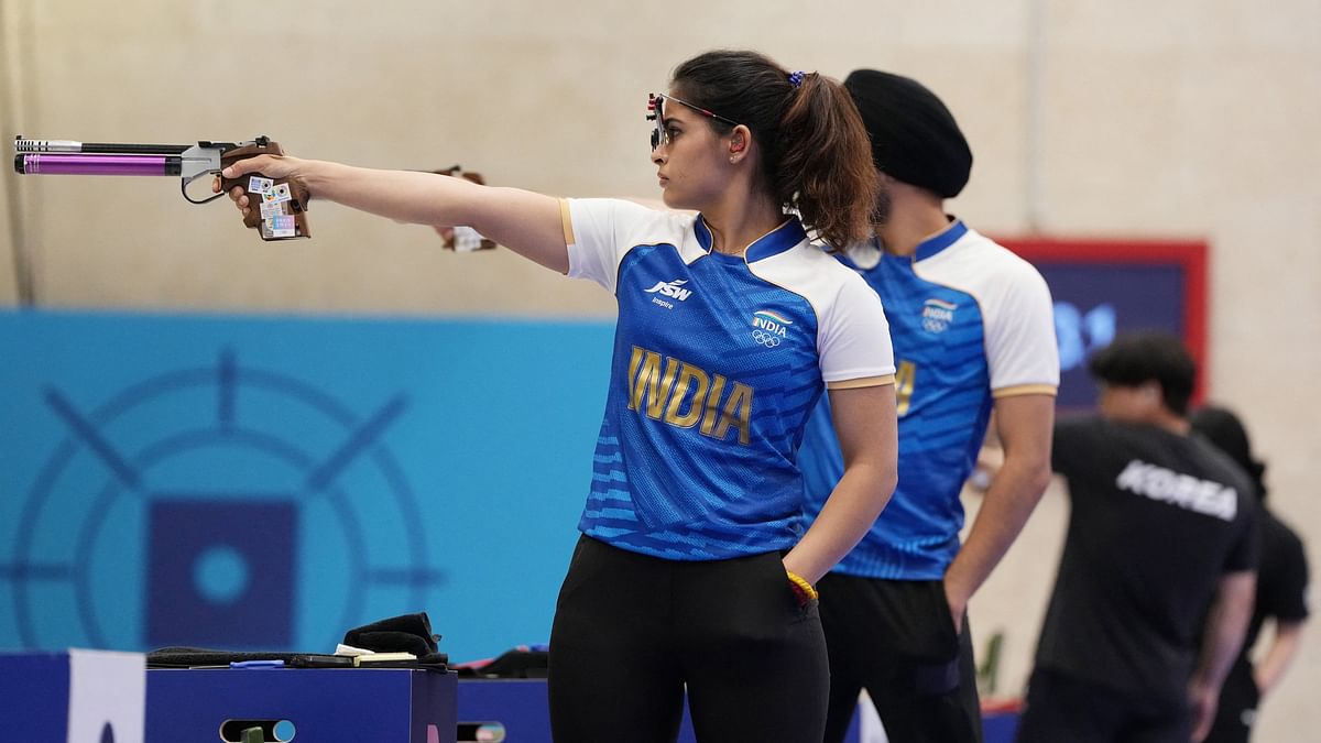 The Indian pair defeated the Korean duo of Lee Wonoho and Oh Yeh Jin 16-10 to earn the country its second medal at Chateauroux's shooting range.